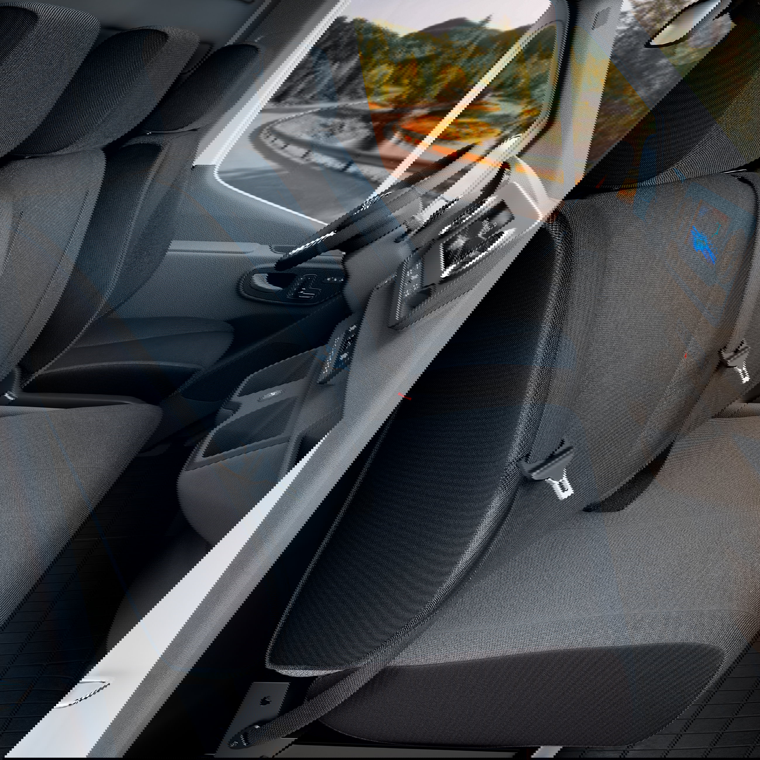 Kombisitz, Vordersitze, Drei-Sitzbank, Stoffpolster, Sicherheitsgurt, Kraftstoffversorgung?, Auto Vordersitze, Sitzgurt, Stoffbezug, Fahrzeuginnere