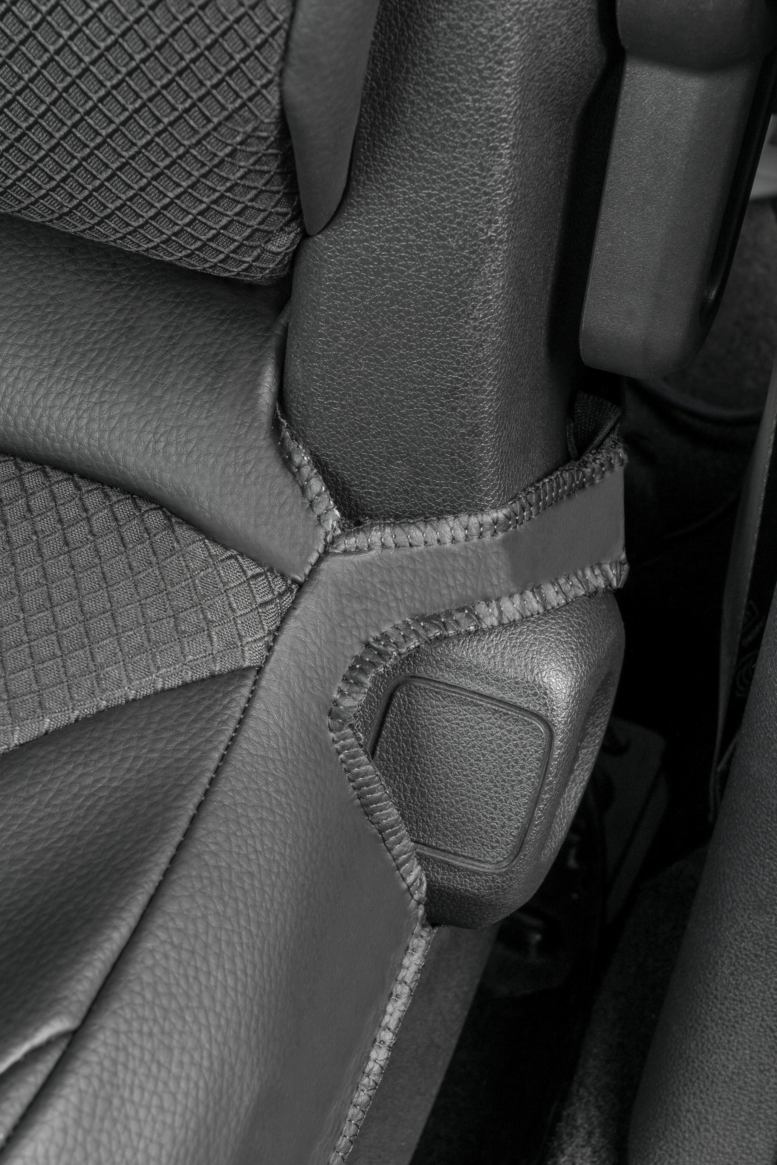 Premium autozetelhoezen compatibel met Citroen Berlingo 2 compatibel met 2 enkele zetels vooraan gemaakt van kunstleder vanaf bouwjaar 2009 - Vandaag