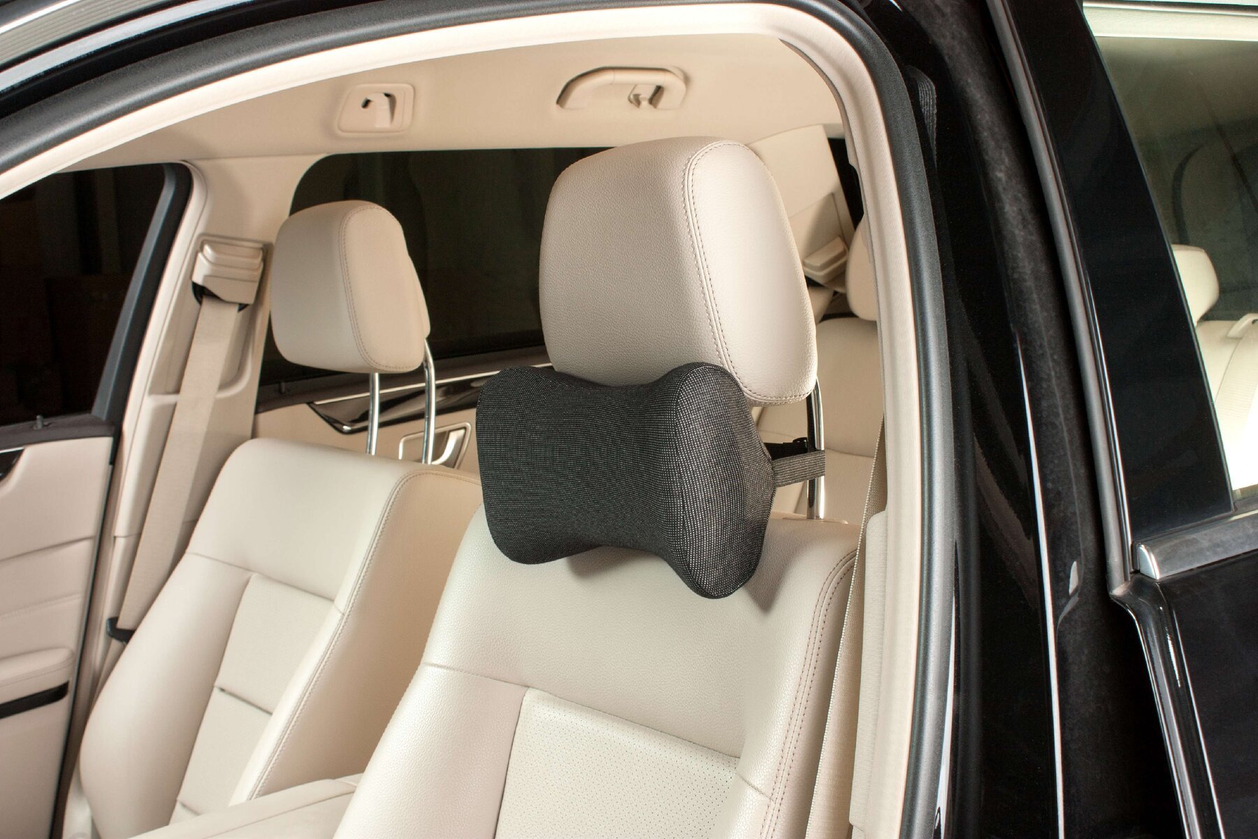 Neksteun Comfort Jill, nekkussen auto, autostoel kussen, traagschuim kussen,  hoofdsteun kussen, auto reiskussen zwart 27006 | Bolsters \u0026  Gordelbeschermers | Comfort in de Auto | Comfort \u0026 Accessoires | Walser  Online Shop