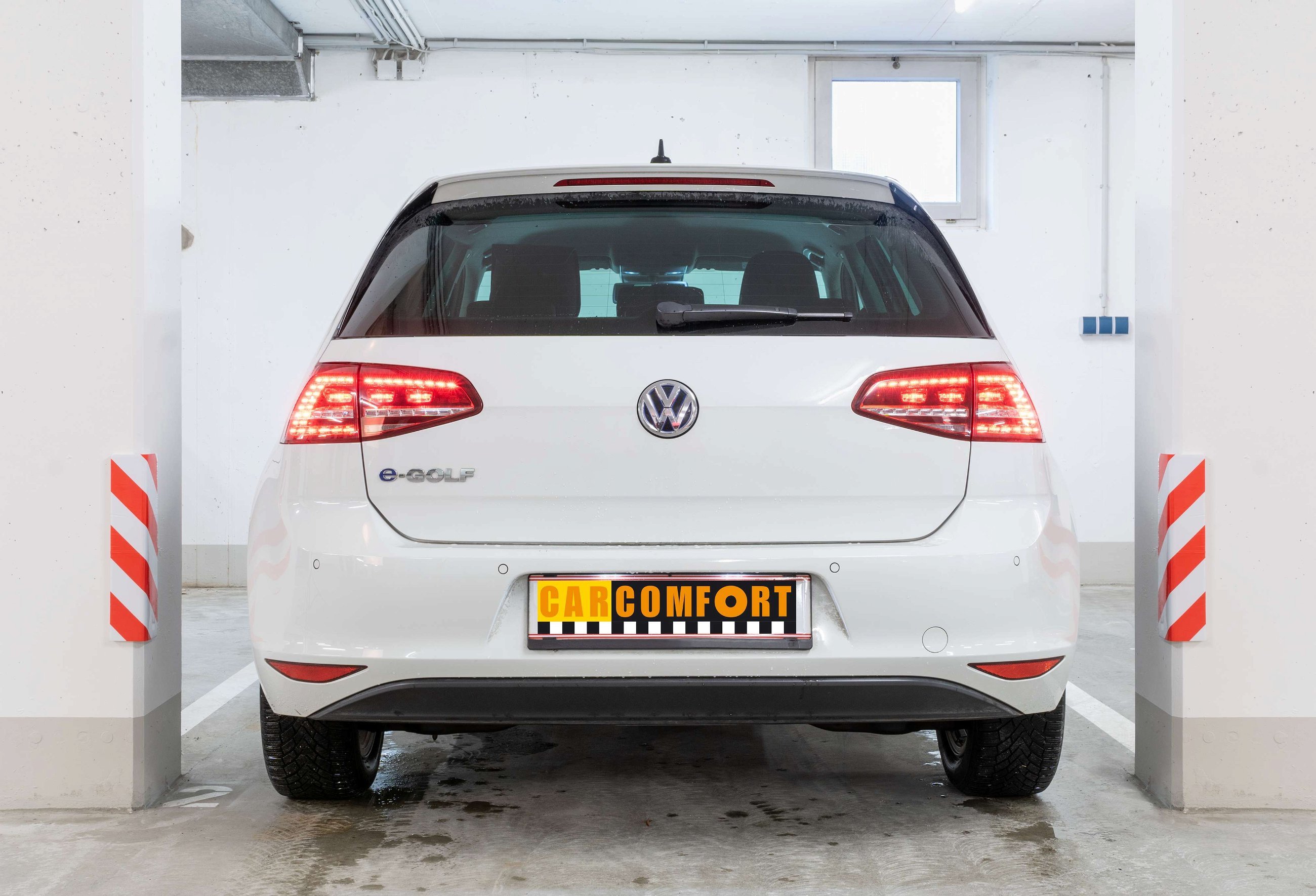 Garage wall protection, 2 pieces Car door edge protection self-adhesive 40x15x1,5 cm red/white