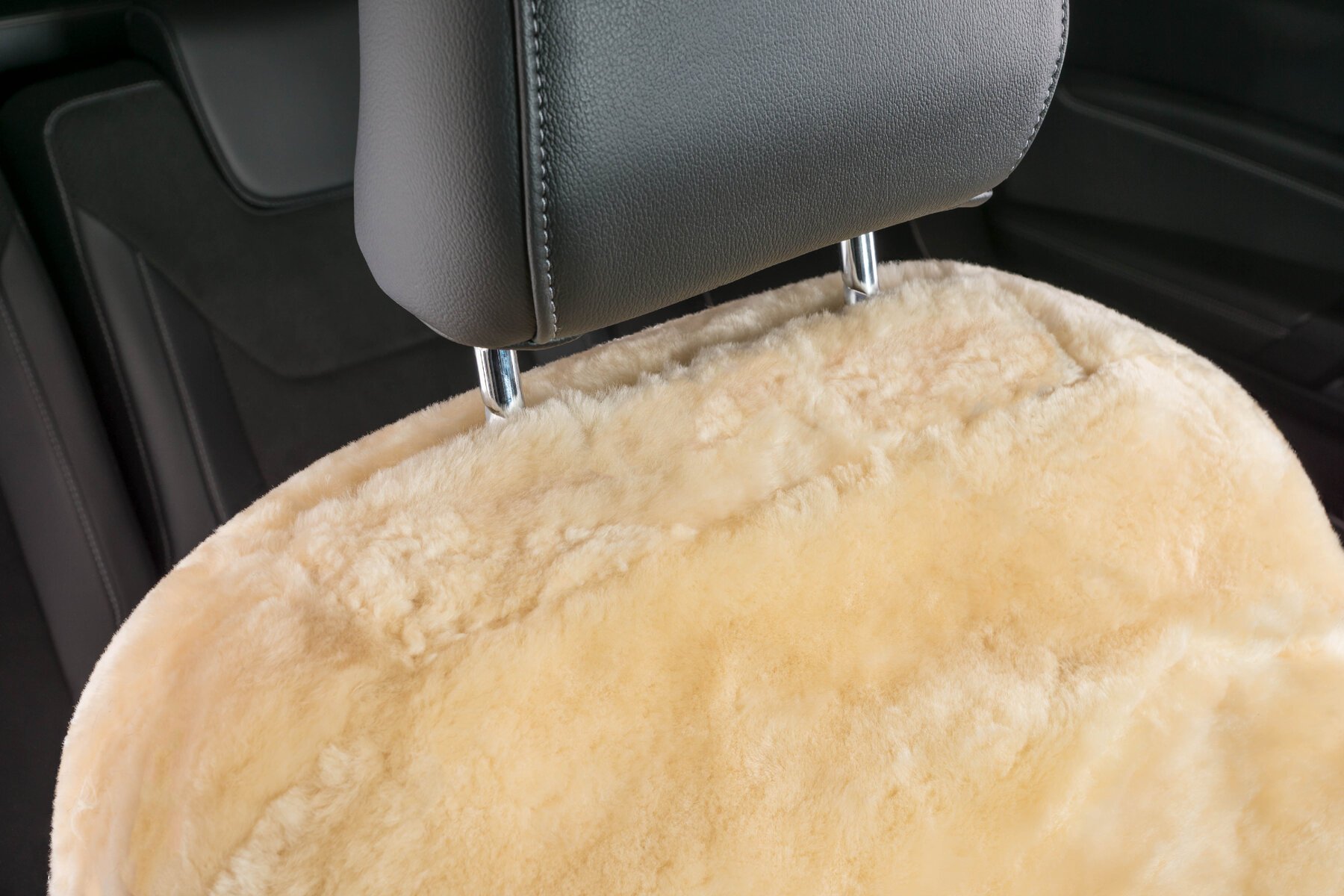 Autositzbezug Tiauna Doppelkappenfell aus Lammfell beige mit ZIPP IT System