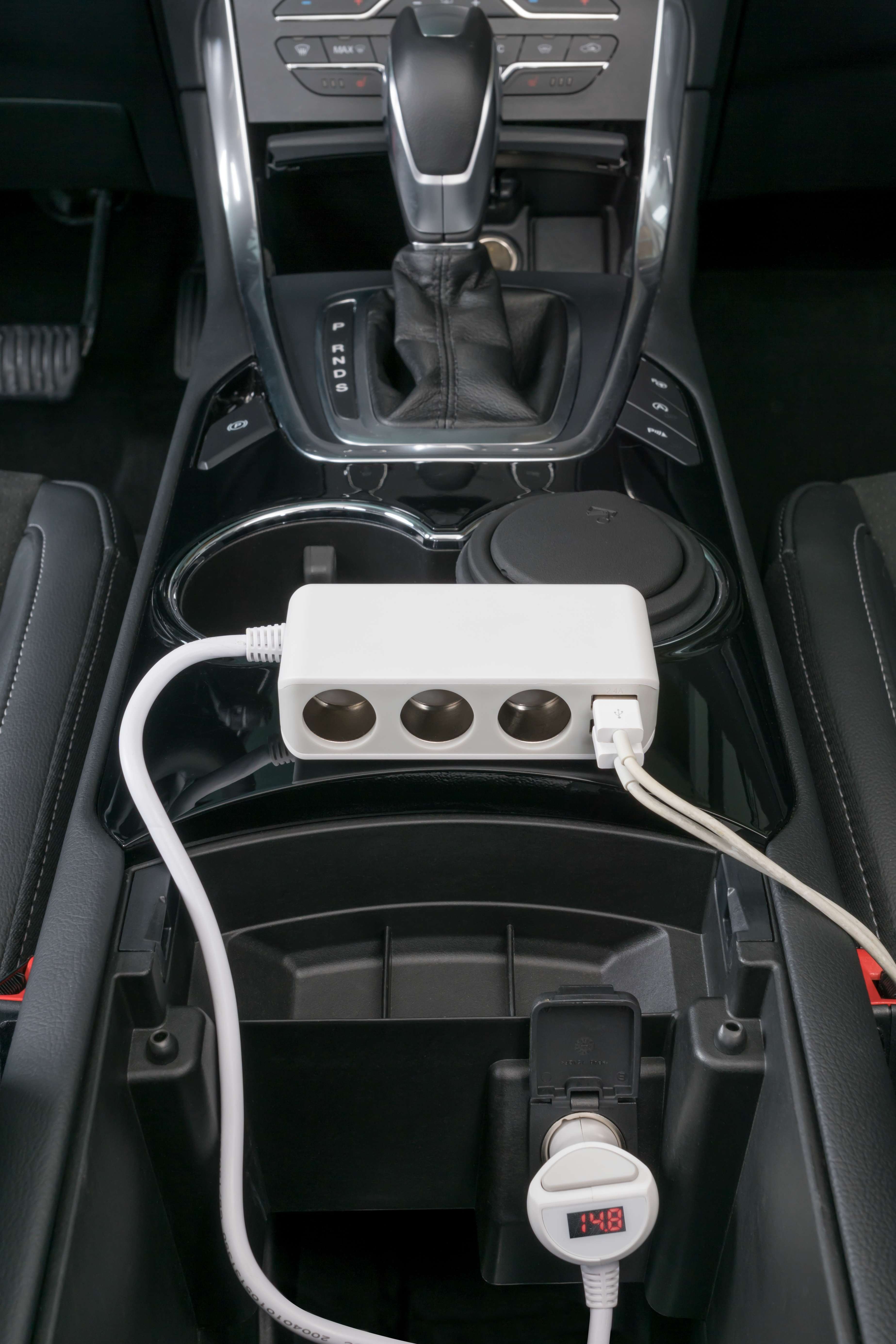 Autolader Smart Charge Deluxe, autolader met 3 verdeelstekkers en 2 USB poorten, sigarettenaansteker lader 12/24V wit