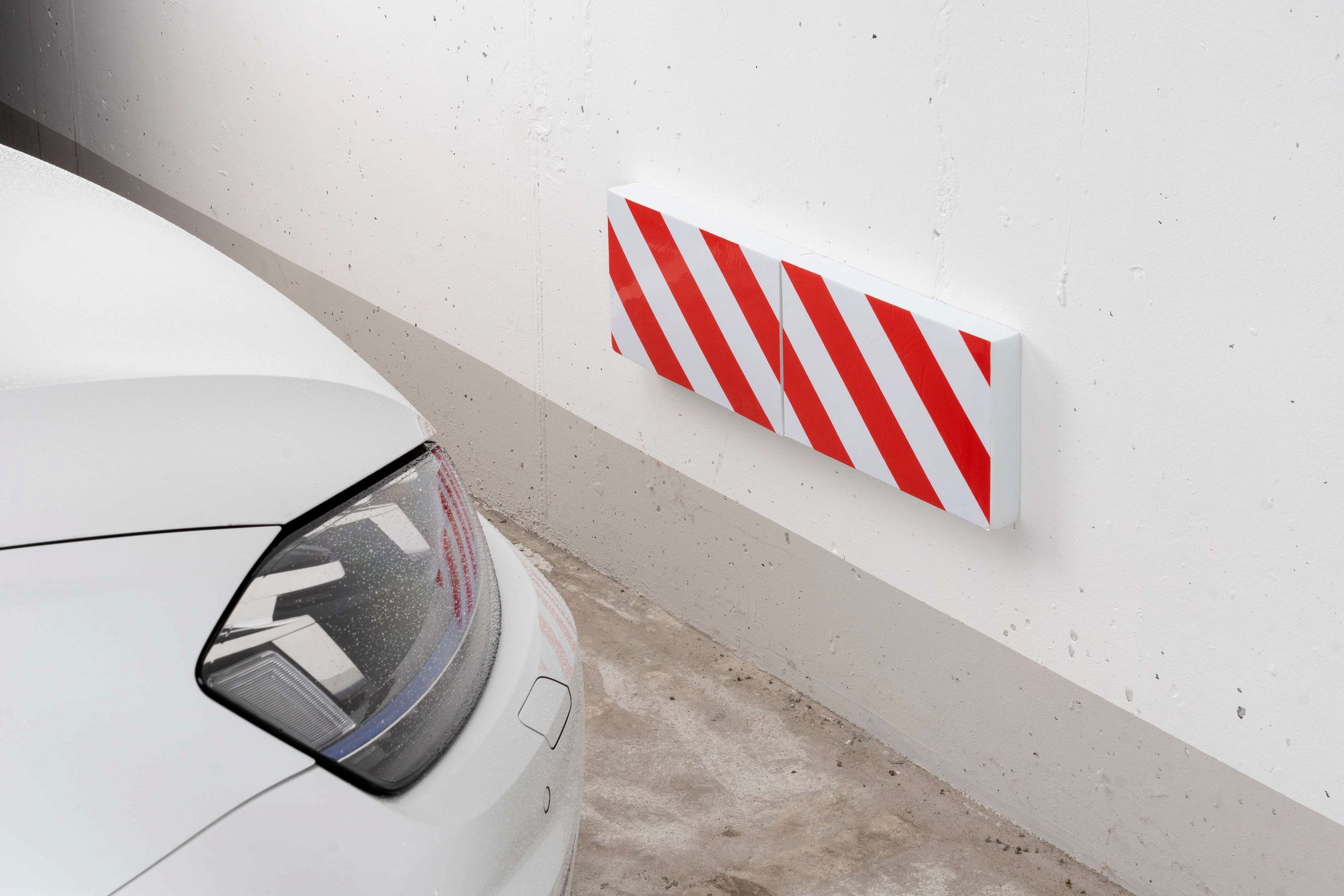 Garage wall protection, 2 pieces Car door edge protection self-adhesive 32x20x4 cm red/white