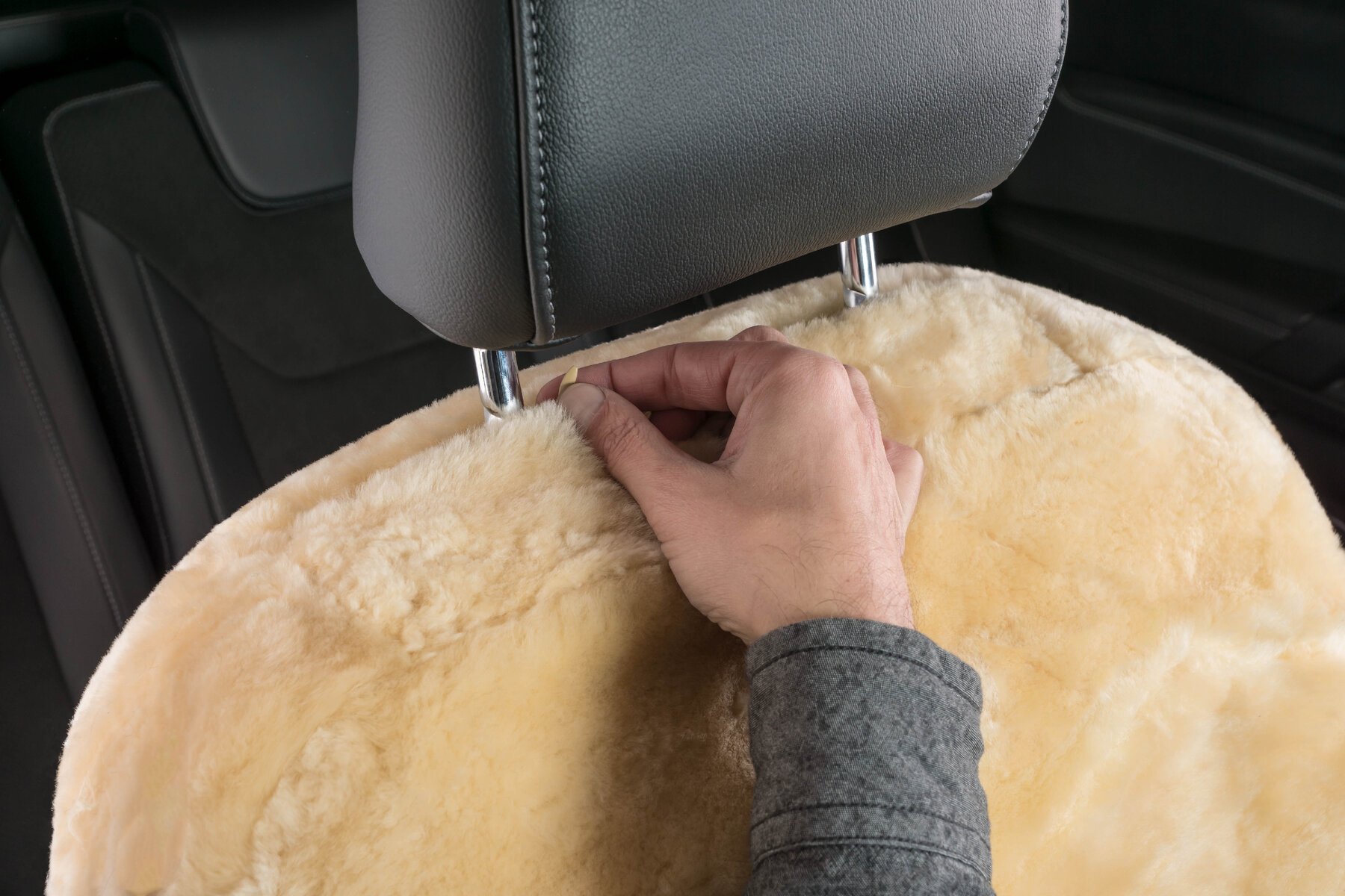 Autositzbezug Tiauna Doppelkappenfell aus Lammfell beige mit ZIPP IT System