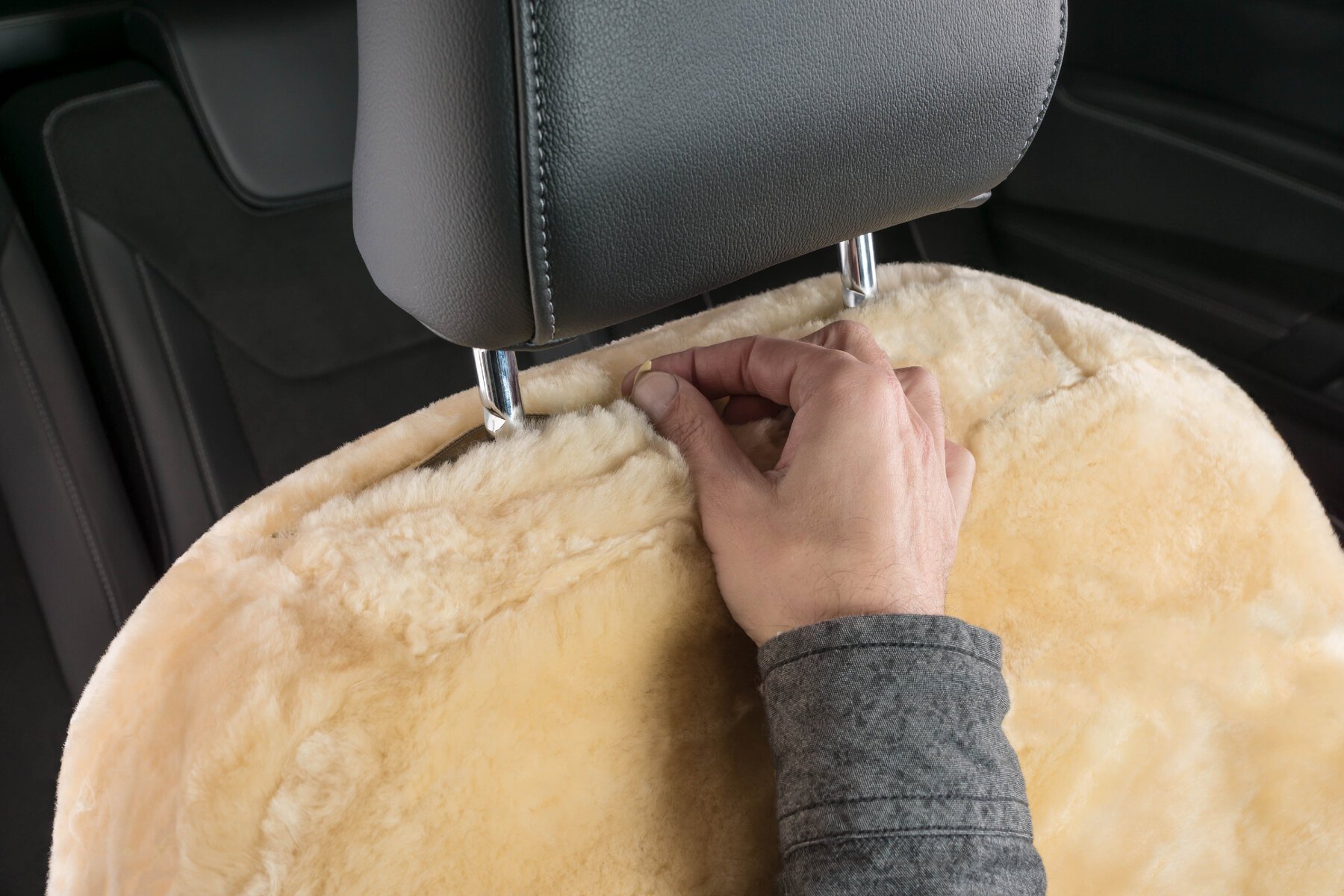 Shauna lambskin car seat cover, 20mm thick wool pile - 1 piece in beige with ZIPP system